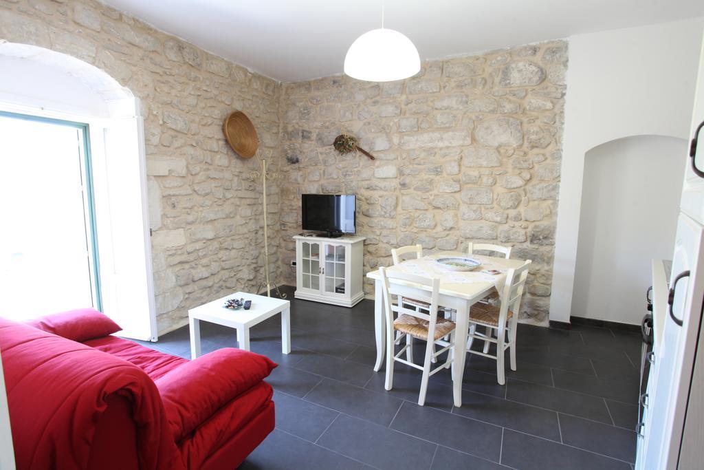 Reusia Holiday Home Ragusa Ruang foto